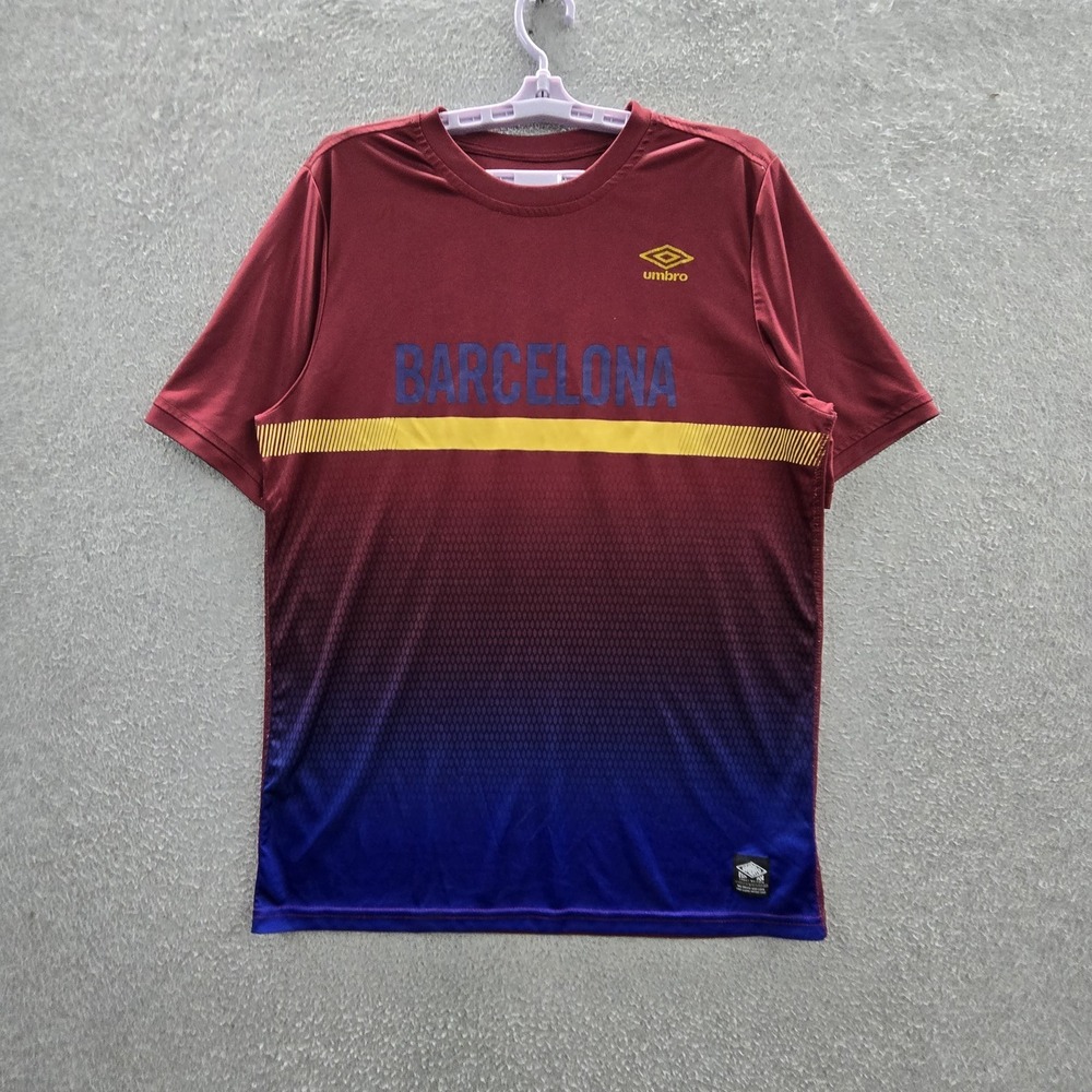 Umbro Men Shirt L Maroon Graphic Barcelona Spellout Activewear Logo Short Sleeve